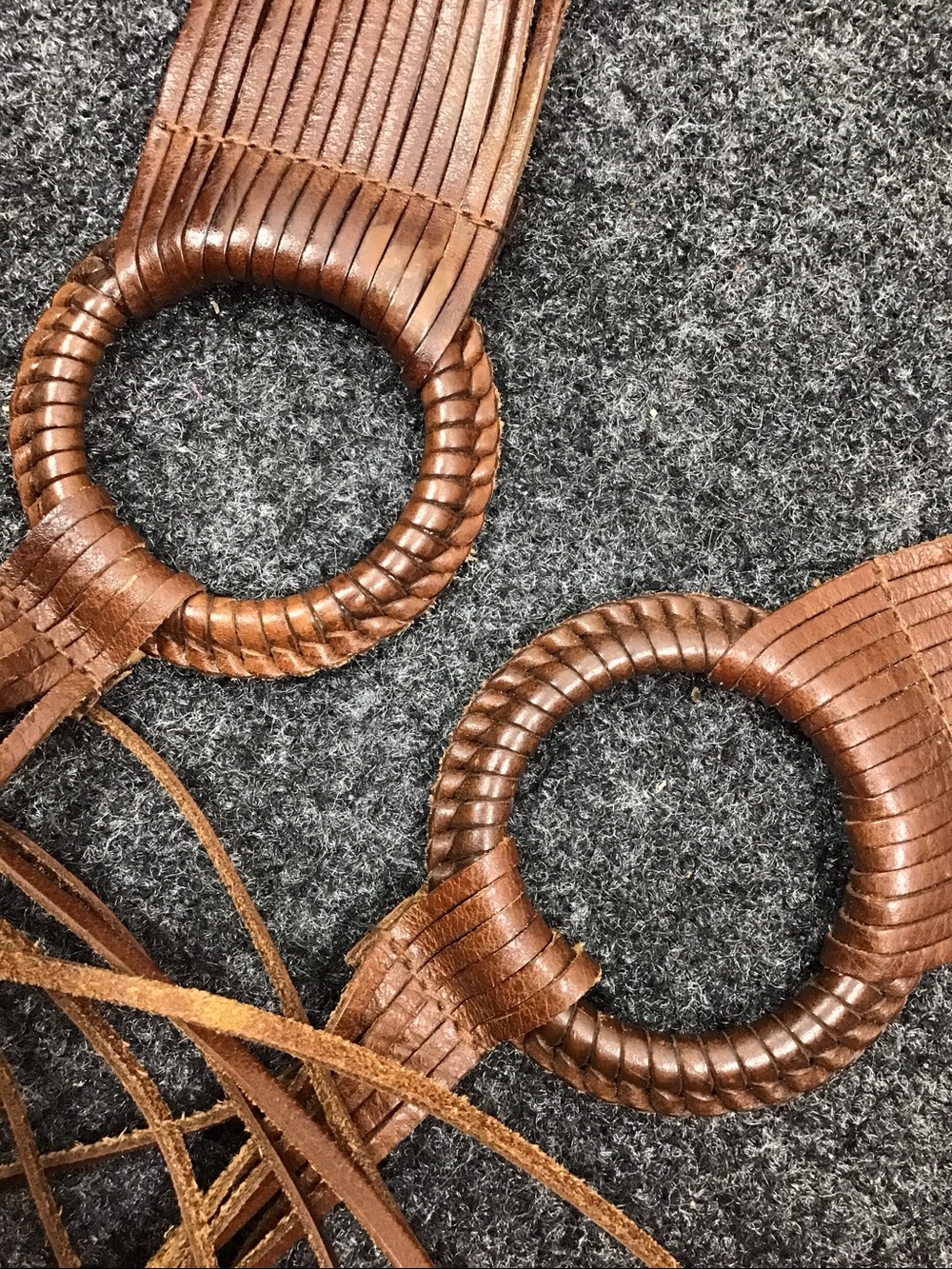 Vintage 70’s boho wide leather multi strand ring fringe tie cinch belt - Picture 4 of 10